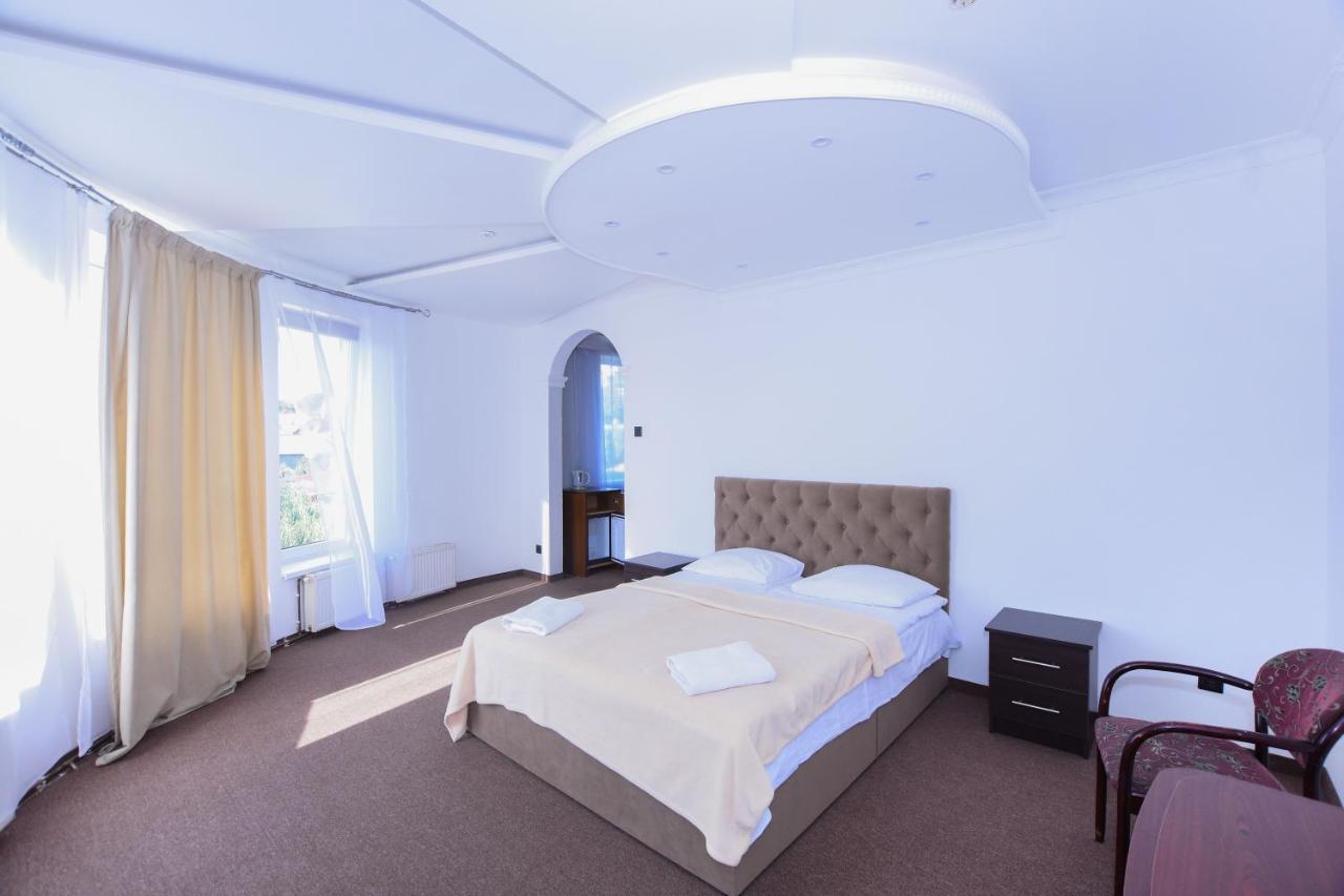 Hotel Continent Поляна Экстерьер фото